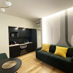 iconic-studio-san-giovanni-house-with-private-parking.it-romehotels.com/